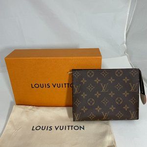 LOUIS VUITTON NWB SOLD OUT MONOGRAM TOILETRY Pouch